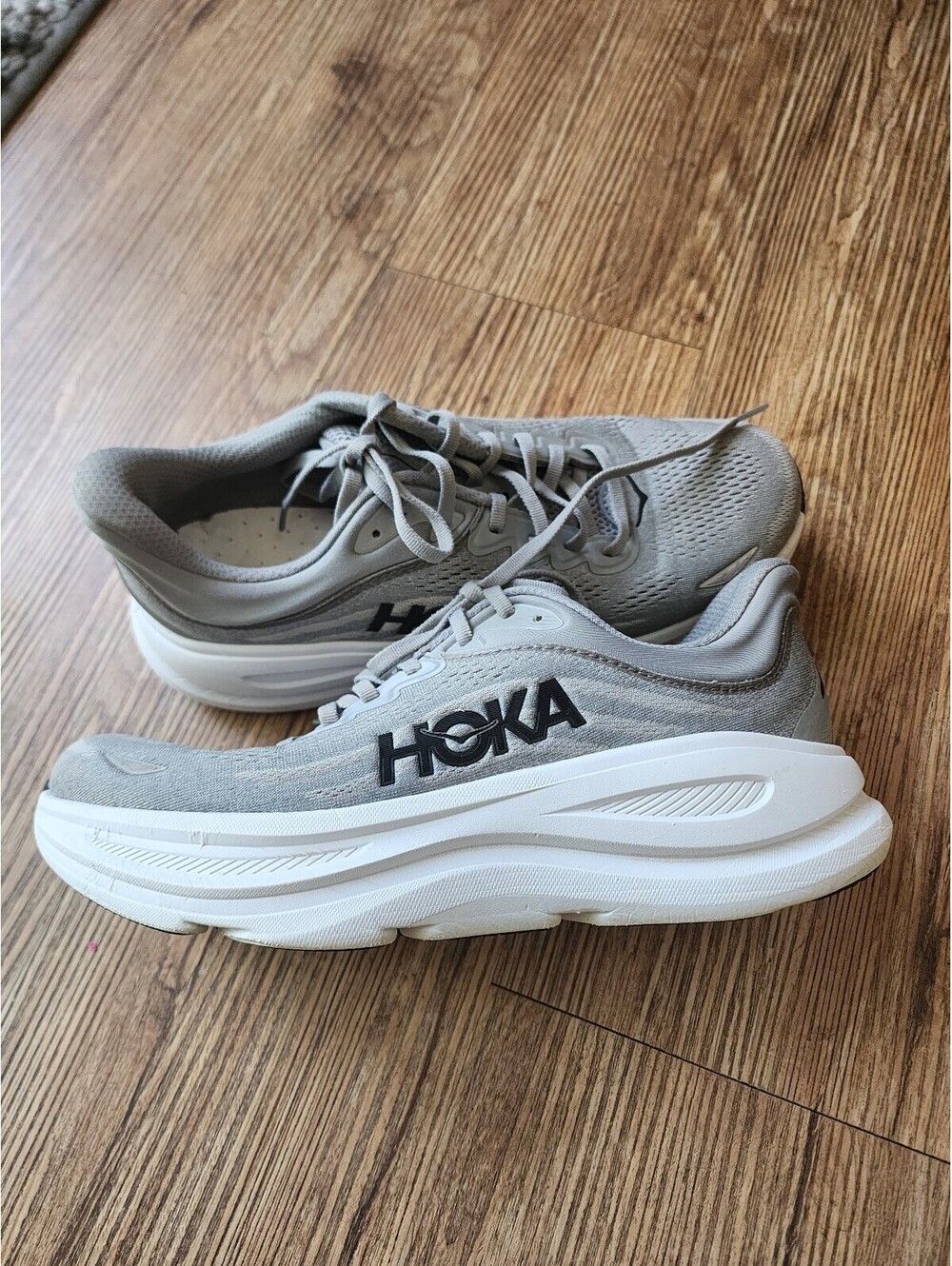 Size 9 D Men'S Hoka One BONDI 9 Gray Running Shoes with Thick White Soles, Men's